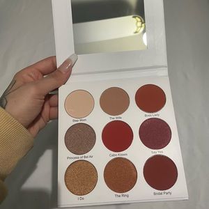 #GIVE THEM LALA eyeshadow palette